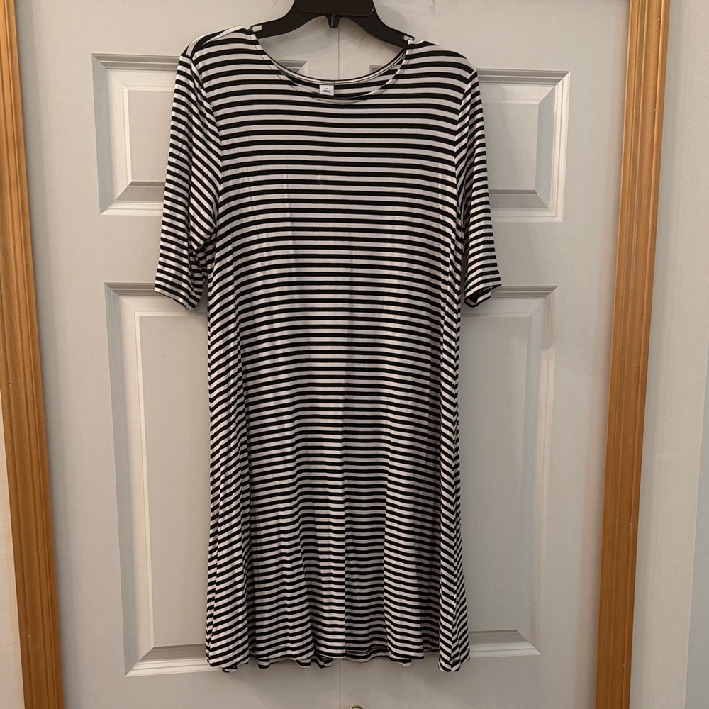 Old Navy Black and White Striped Midi Dress